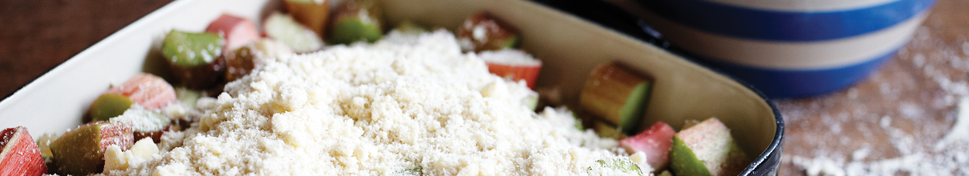 Rhubarb and Ginger Crumble