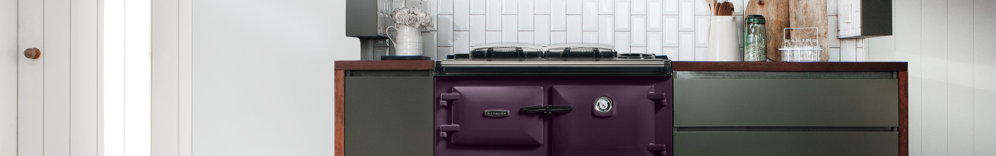 Rayburn cooker in Aubergine 