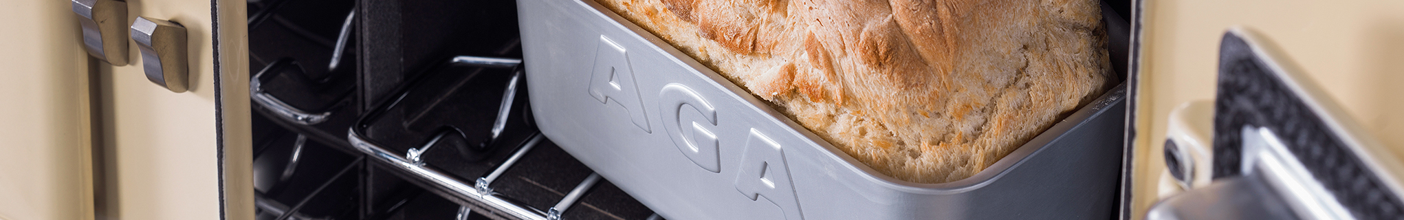 Bread baking in the AGA eR7 Series cast-iron ovens 
