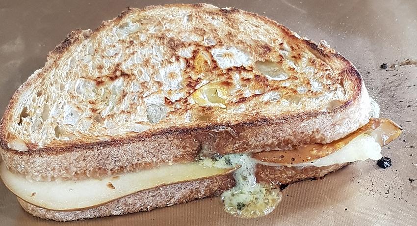 Blue Cheese and Pear Toasted Sandwich 